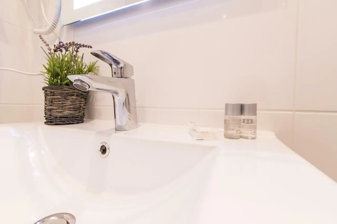 Checkvienna - Lerchenfelder Strasse Appartement